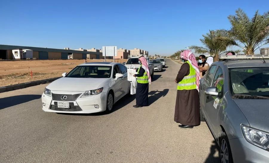 TRAFFIC SAFETY CENTER CONDUCTS LAUNCHES A FIELD CAMPAIGN TO RAISE AWARENESS ABOUT SEAT BELT  -  جامعة المجمعة 