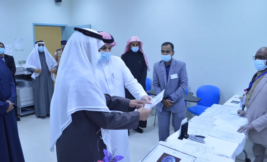 Vice-Rector for Educational Affairs' tour of inspection to several colleges  - زيارة كلية العلوم الطبية 