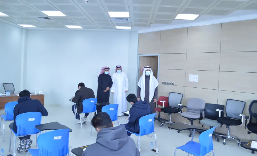 Vice-Rector for Educational Affairs' tour of inspection to several colleges  - زيارة كلية العلوم الطبية 