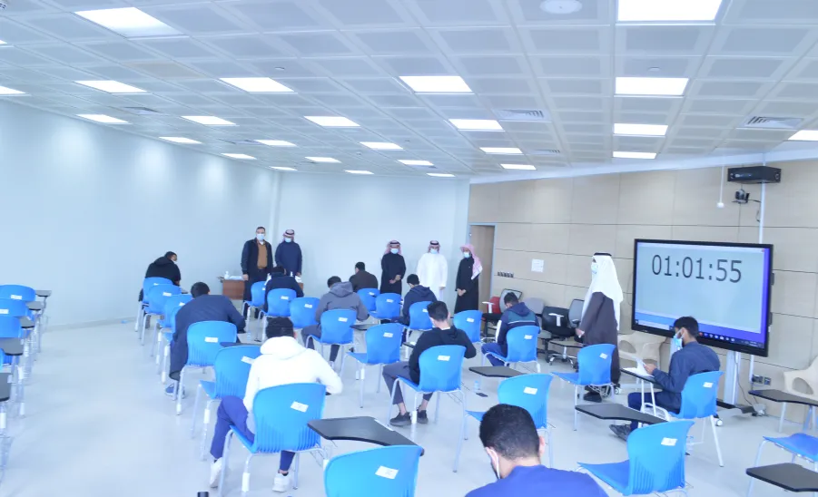 Vice-Rector for Educational Affairs' tour of inspection to several colleges  - زيارة كلية العلوم الطبية 
