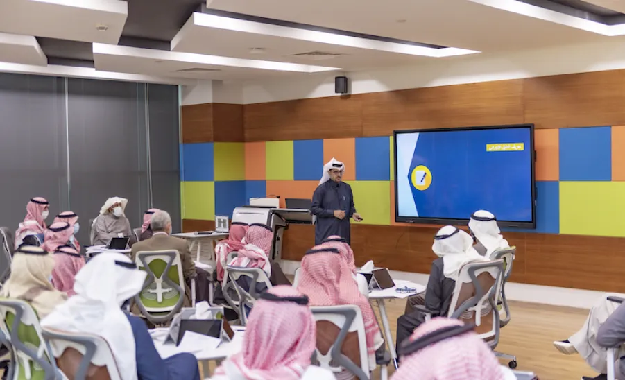 GENERAL ADMINISTRATION FOR ORGANIZATIONAL DEVELOPMENT CONDUCTS A WORKSHOP ON FORMS OF PROCEDURAL GUIDES  -  جامعة المجمعة 