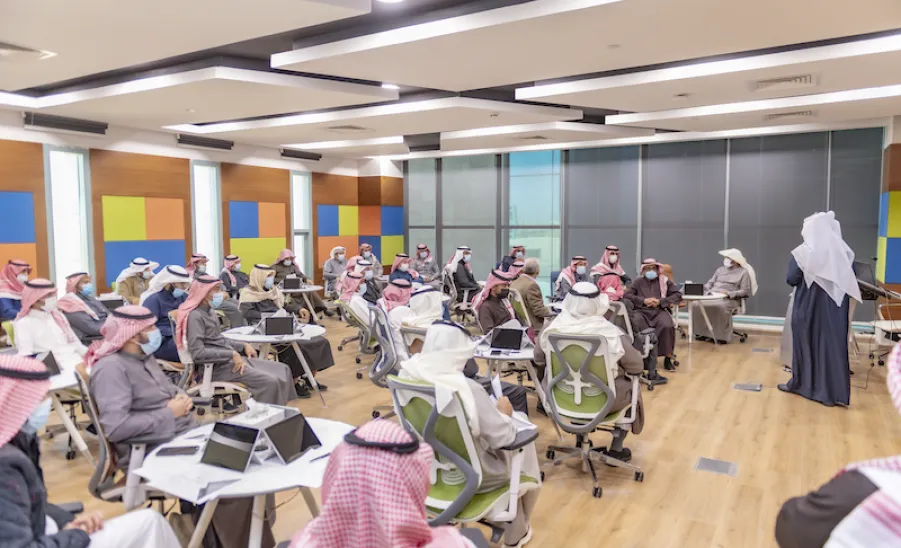 GENERAL ADMINISTRATION FOR ORGANIZATIONAL DEVELOPMENT CONDUCTS A WORKSHOP ON FORMS OF PROCEDURAL GUIDES  -  جامعة المجمعة 
