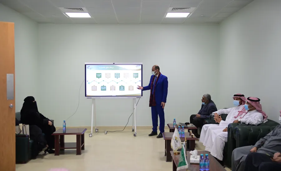 A TOUR OF INSPECTION BY MU RECTOR DEANSHIP OF E-LEARNING
 - جامعة المجمعة 