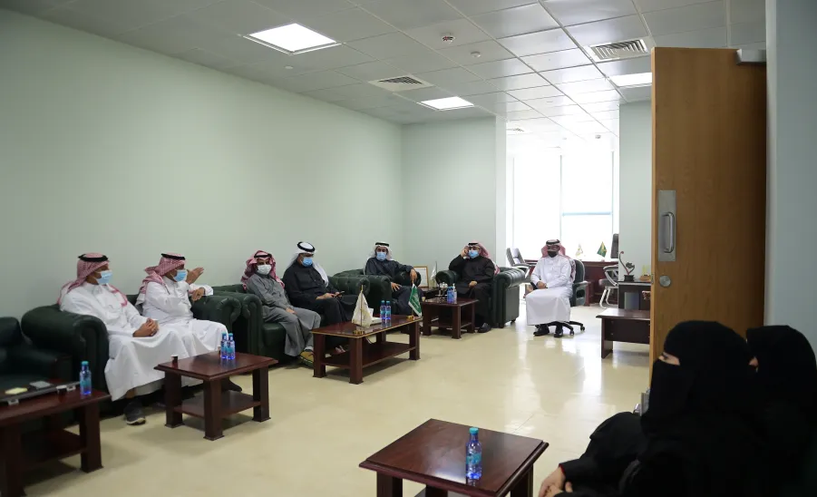 A TOUR OF INSPECTION BY MU RECTOR DEANSHIP OF E-LEARNING
 - جامعة المجمعة 