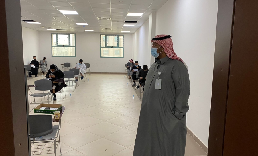 "الإدارة" تُكثّف عمل الإجراءات الوقائية بمرافق الجامعة