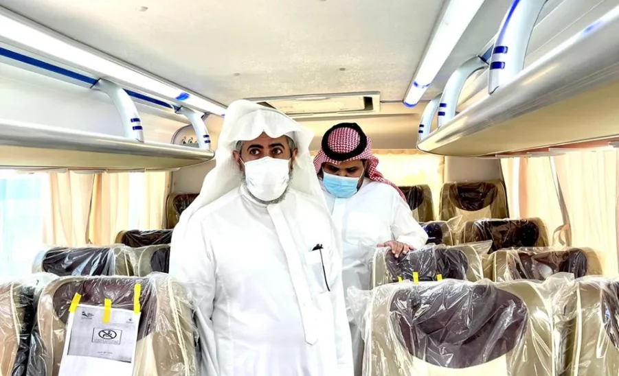 الجامعة تستكمل خطط النقل الجامعي مع تطبيق الإجراءات الاحترازية -  جامعة المجمعة 