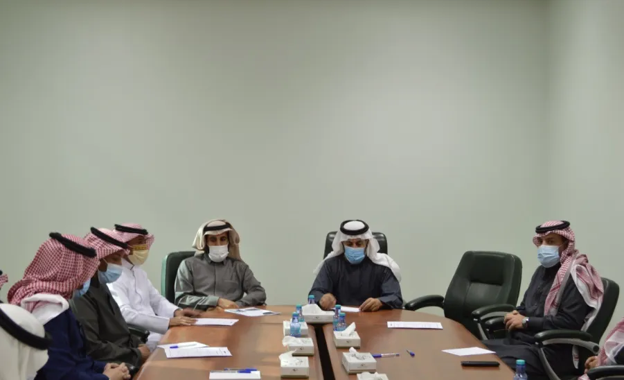 Vice-Rector for Educational Affairs discusses e-learning procedures 
 - اجتماع وكيل الجامعة للشؤون التعليمية مع رؤساء الأقسام الأكاديمية
