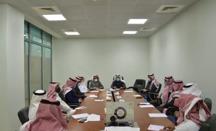 Vice-Rector for Educational Affairs discusses e-learning procedures 
 - اجتماع وكيل الجامعة للشؤون التعليمية مع رؤساء الأقسام الأكاديمية