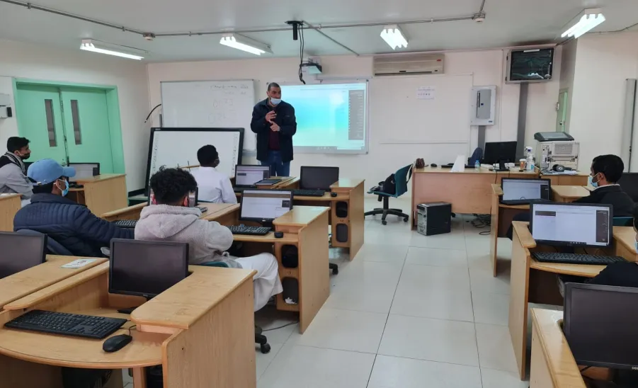 A series of training courses for students on how to use (Blackboard)
 -  صورة بلاكبورد 2