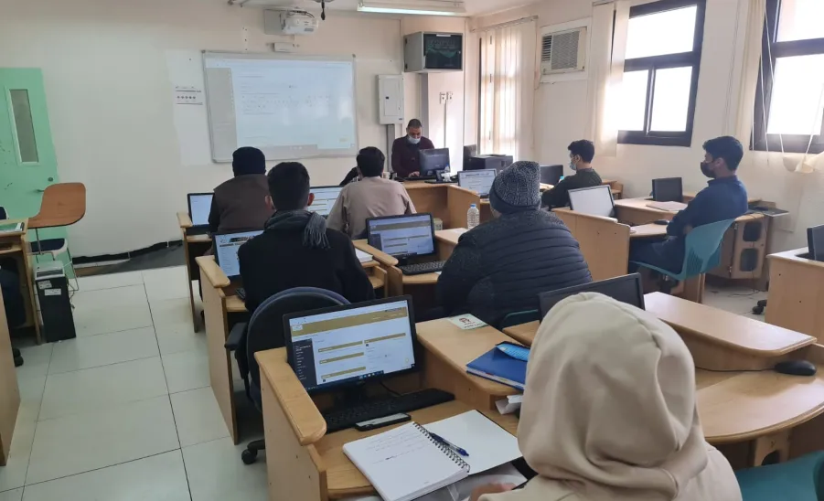 A series of training courses for students on how to use (Blackboard)
 -  صورة بلاكبورد 3