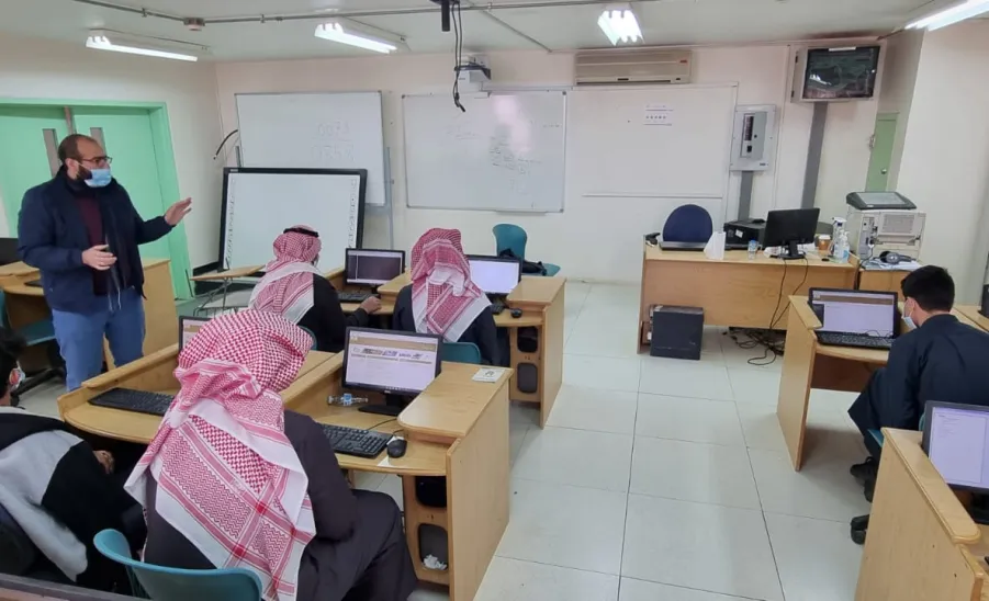 A series of training courses for students on how to use (Blackboard)
 -  صورة بلاكبورد 1