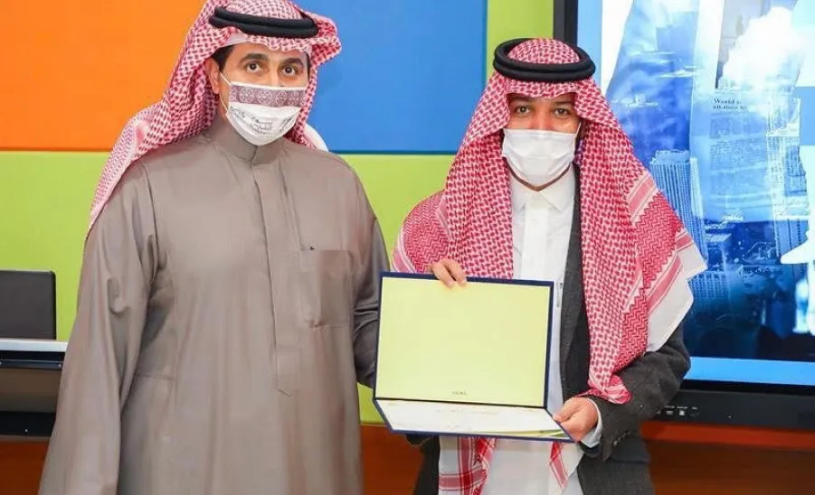 MU rector awards College of Engineering in Innovation Challenge Program -  تكريم سعادة رئيس الجامعة لكلية الهندسة في التصفيات النهائية لتحدي الابتكار الجامعي