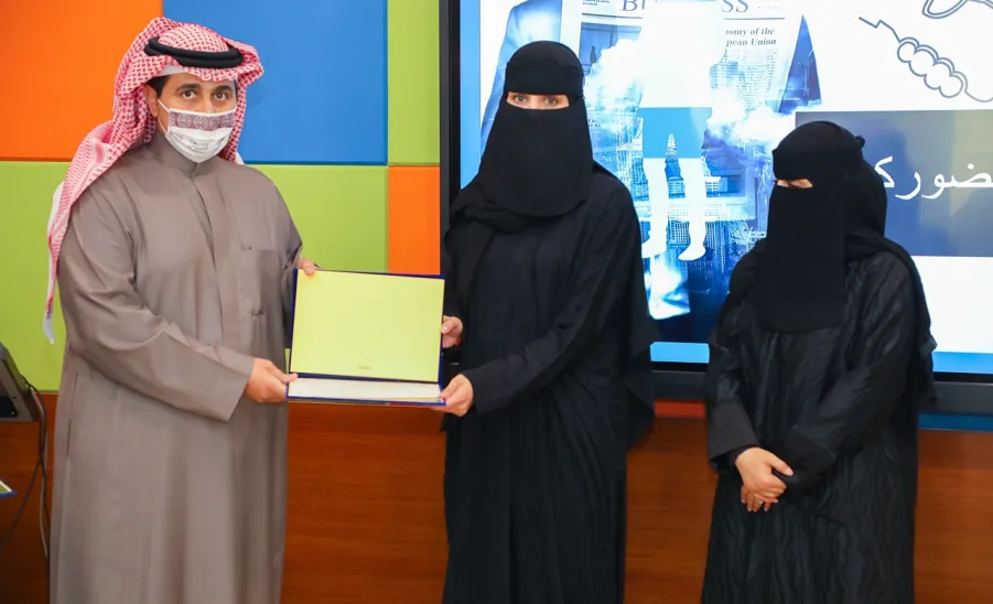رئيس الجامعة يرعى لقاء التصفيات النهائية للمرحلة الأولى لتحدي الابتكار الجامعي للتنمية المستدامة -  جامعة المجمعة 