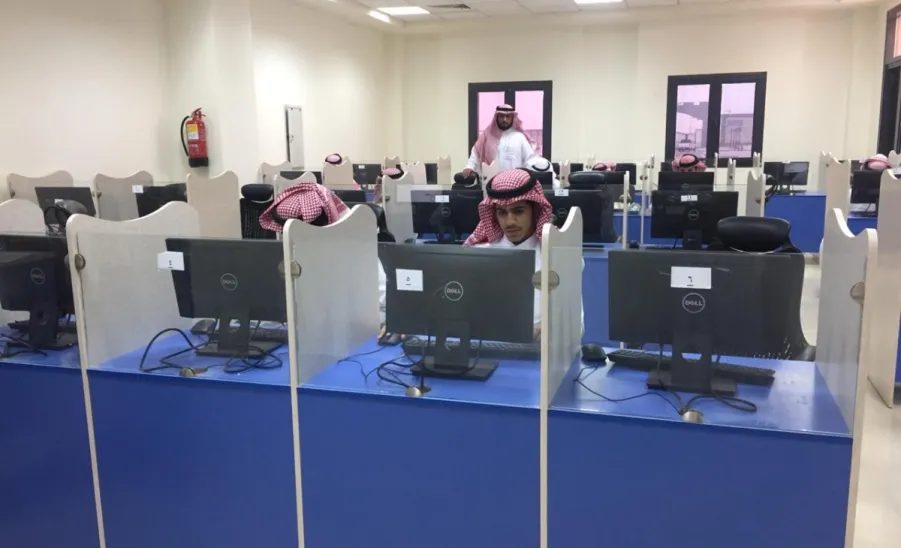 The Dean of the College inspects progress of e-exams
 - 1