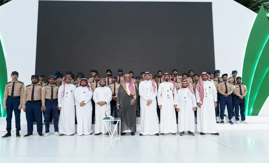 Organizing traffic during graduation ceremony of 13th batch for academic year 1443 AH - حفل تخريج الدفعة 13 لطلاب جامعة المجمعة