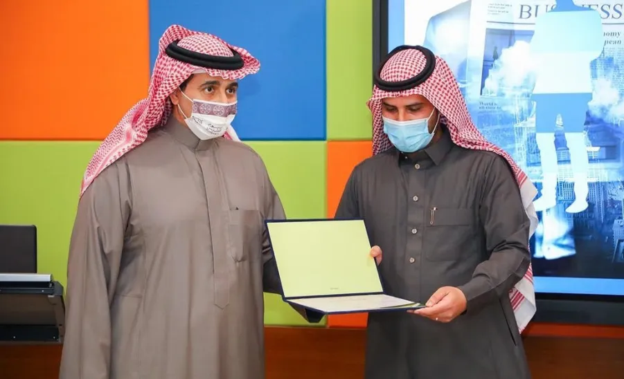 MU rector awards College of Engineering in Innovation Challenge Program -  تكريم سعادة رئيس الجامعة لكلية الهندسة في التصفيات النهائية لتحدي الابتكار الجامعي