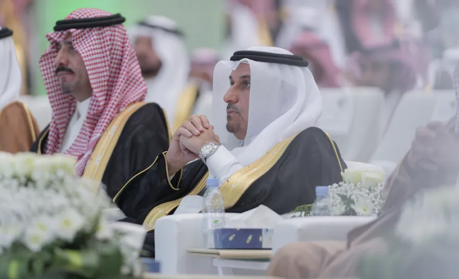 برعاية صاحب السمو الملكي الأمير فيصل بن بندر - أمير منطقة الرياض -  الجامعة تقيم حفل تخريج الدفعة الثالثة عشرة من طلابها - an