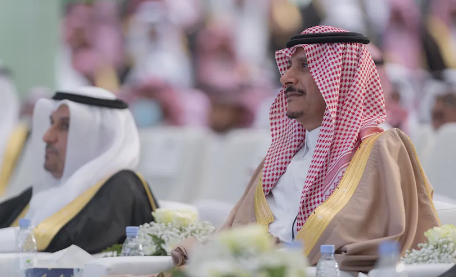 برعاية صاحب السمو الملكي الأمير فيصل بن بندر - أمير منطقة الرياض -  الجامعة تقيم حفل تخريج الدفعة الثالثة عشرة من طلابها - an