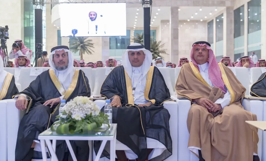برعاية صاحب السمو الملكي الأمير فيصل بن بندر - أمير منطقة الرياض - الجامعة تقيم حفل تخريج الدفعة الثالثة عشرة من طلابها - 8