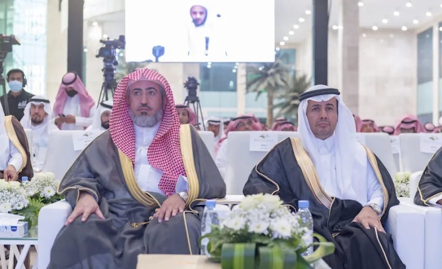 برعاية صاحب السمو الملكي الأمير فيصل بن بندر - أمير منطقة الرياض - الجامعة تقيم حفل تخريج الدفعة الثالثة عشرة من طلابها - 9