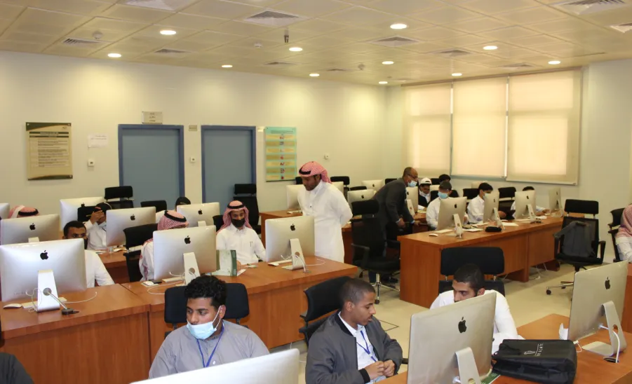 تحت عنوان : ( بيئتنا مسؤوليتنا ) كلية العلوم بالزلفي تقيم فعالية هاكثون العلوم والبيئة -  جامعة المجمعة