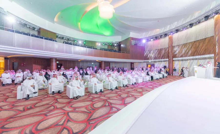 الجامعة توقع اتفاقية تعاون مع وزارة الموارد البشرية والتنمية الاجتماعية لدعم التمكين الوظيفي للمرأة وزيادة مشاركتها في سوق العمل السعودي - جامعة المجمعة