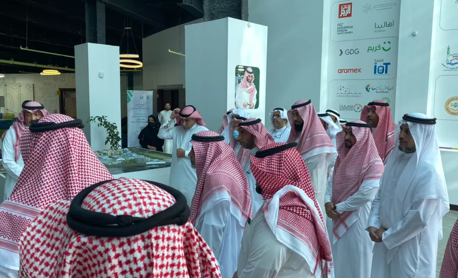 الأربعاء... وكيل الجامعة للشُّؤون التَّعليميَّة يشارك اجتماع  بمقر جامعة أُمِّ القرى وفي ذات اليوم يشارك حفل احتفاء أمير منطقة الرياض بخريجي جامعة المجمعة -  اجتماع وكلاء الجامعات