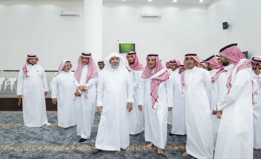 MU VICE-RECTOR LAUNCHES ZULFI'S HOUSING MOSQUE
 - وكيل الجامعة يفتتح مسجد مجمع الإسكان بالمدينة الجامعية بالزلفي
