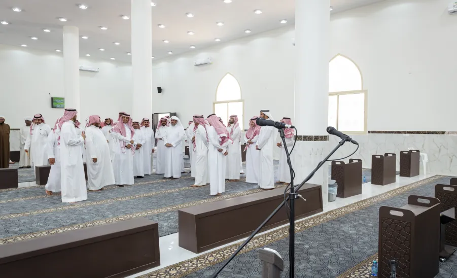  وكيل الجامعة يفتتح مشروع مسجد مجمع إسكان الزلفي -  جامعة المجمعة 