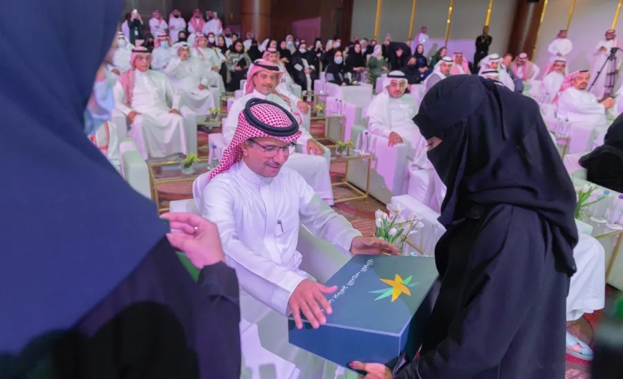 MU SIGNS AGREEMENT WITH MINISTRY OF HUMAN RESOURCES AND SOCIAL DEVELOPMENT TO EMPOWER WOMEN IN SAUDI MARKET
 -  الجامعة توقع اتفاقية تعاون مع وزارة الموارد البشرية والتنمية الاجتماعية لدعم التمكين الوظيفي للمرأة وزيادة مشاركتها في سوق العمل السعودي