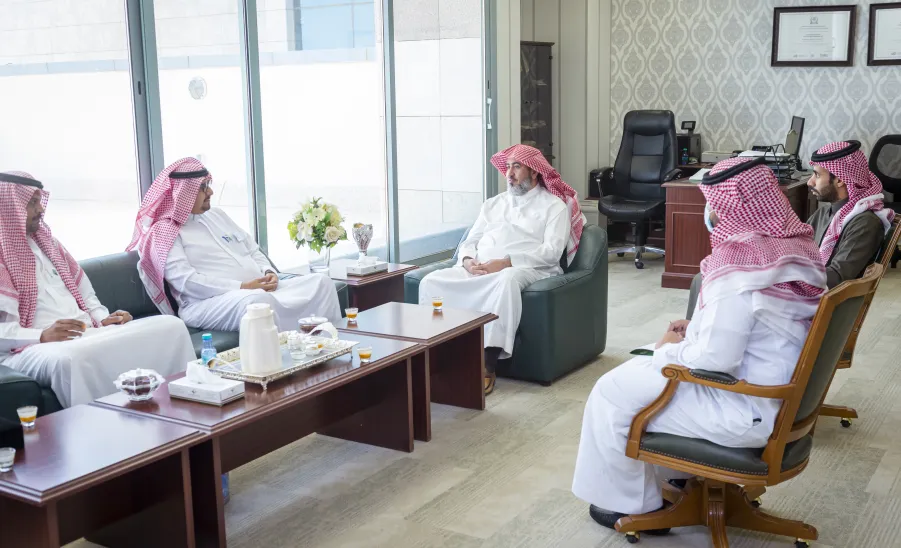 على هامش إقامة فعاليات أسبوع البيئة: وكيل الجامعة يستقبل وفد فرع وزارة البيئة والمياه والزراعة بمحافظة المجمعة -  على هامش إقامة فعاليات أسبوع البيئة: وكيل الجامعة يستقبل وفد فرع وزارة البيئة والمياه والزراعة بمحافظة المجمعة