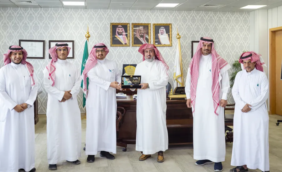 على هامش إقامة فعاليات أسبوع البيئة : وكيل الجامعة يستقبل وفد فرع وزارة البيئة والمياه والزراعة بمحافظة المجمعة - جامعة المجمعة