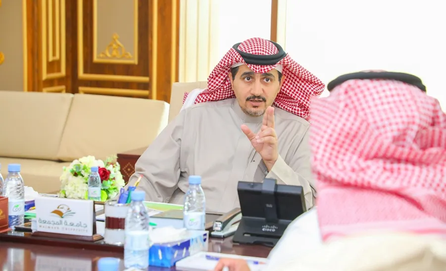 MU RECTOR FOLLOWS UP TEACHING PERFORMANCE REPORTS OF E-COURSES VIA BUSINESS INTELLIGENCE SYSTEM  -  جامعة المجمعة 