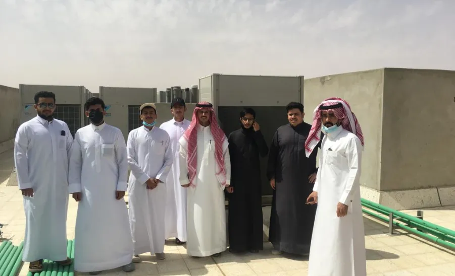 College of Engineering students visit the university hotel project
 -  زيارة طلاب الهندسة لمشروع فندق الجامعة