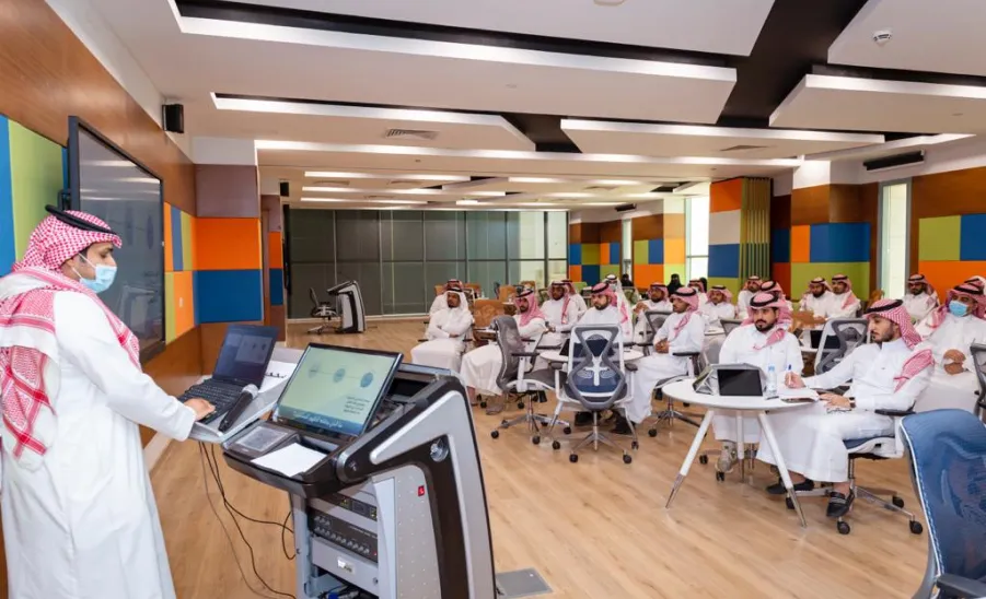 مكتب إدارة المبادرات وتحقيق الرؤية يعقد ورشة عمل الدليل الاسترشادي لربط هوية المملكة 2030 - جامعة المجمعة