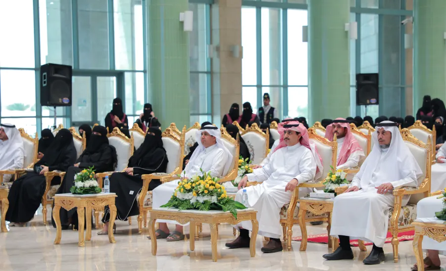 MU PATRONIZES THE CEREMONY OF CLOSING ACTIVITIES FOR STUDENTS - 1443 AH -  جامعة المجمعة