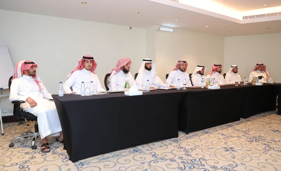 DURING THREE SEMESTER SYSTEM FORUM: MU RECTOR ASSERTS THAT IMPROVING PERFORMANCE FOR PROFESSIONAL LICENCE IS VITAL - جامعة المجمعة