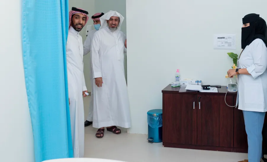 وكيل الجامعة يتفقد مقر الخدمات الطبية بالمدينة الجامعية بالمجمعة - وكيل الجامعة يتفقد مقر الخدمات الطبية بالمدينة الجامعية بالمجمعة