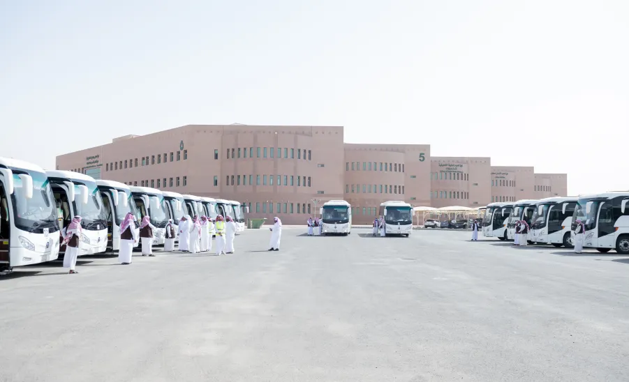 THE VICE-RECTOR INSPECTS THE UNIVERSITY TRANSPORT SITES -  جامعة المجمعة 
