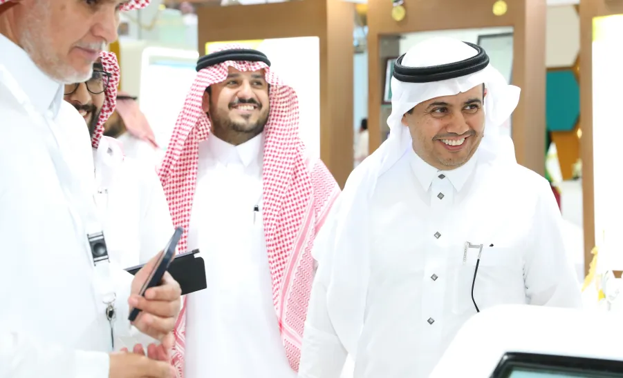 وكيل الجامعة للدراسات العليا والبحث العلمي : المؤتمر الدولي للتعليم قناة اتصال فاعلة بين الإدارات والمؤسسات التعليمية والثقافية السعودية ومثيلاتها العالمية -  جامعة المجمعة 