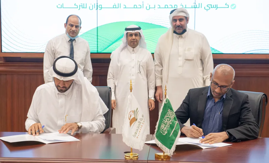 DEPARTMENT OF RESEARCH CHAIRS SIGNS 2 RESEARCH CONTRACTS WITH SHEIKH ABDEL MOHSEN AL-TWAIJRI CHAIR FOR APPLIED RESEARCH OF STROKE CASES -  جامعة المجمعة