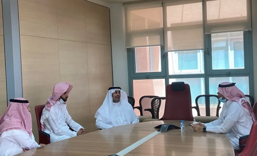 وكيل الجامعة للشؤون التعليمية يزور كليات الجامعة للاطمئنان على سير الاختبارات -  تفقد الاختبارات