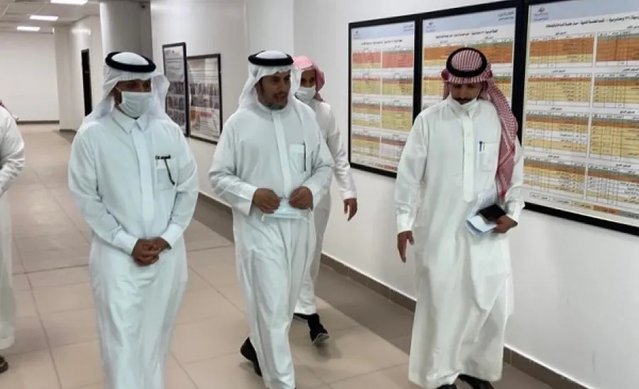 وكيل الجامعة للشؤون التعليمية يزور كليات الجامعة للاطمئنان على سير الاختبارات -  تفقد الاختبارات