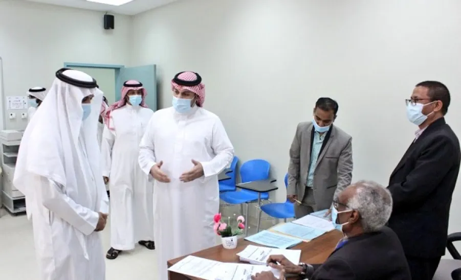 وكيل الجامعة للشؤون التعليمية يزور كليات الجامعة للاطمئنان على سير الاختبارات -  تفقد الاختبارات