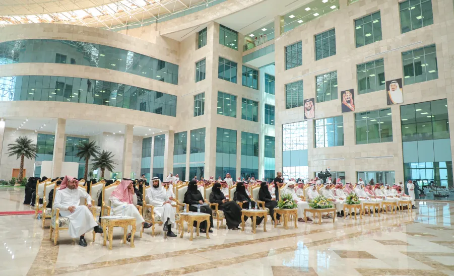 AN AWARDS CEREMONY FOR WINNERS OF MU RECTOR'S AWARD FOR QUALITY AND EXCELLENCE -  جامعة المجمعة
