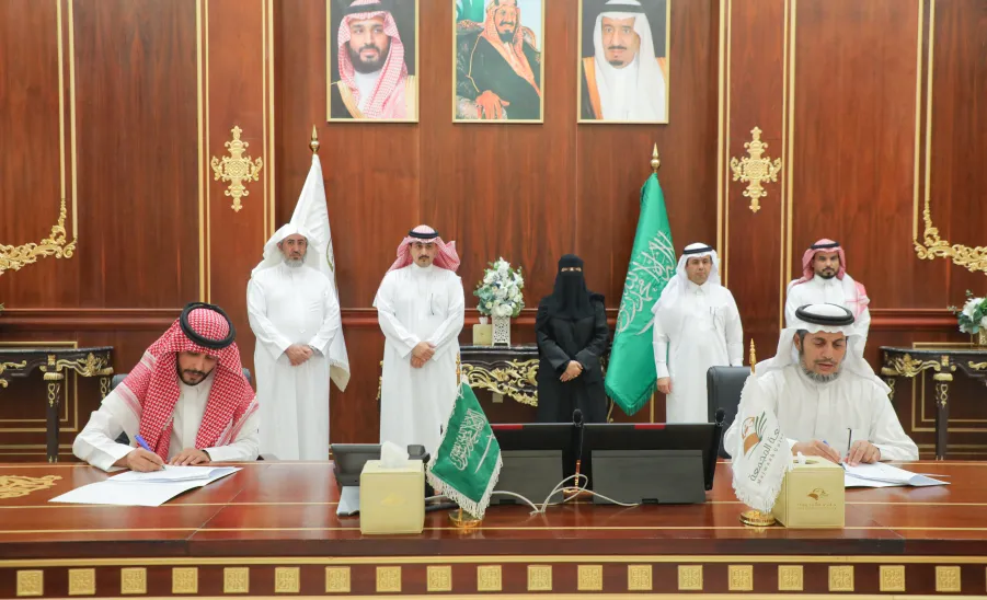 برعاية رئيس الجامعة...مركز خدمات التوظيف وشؤون الخريجين يوقع اتفاقيات مع بلدية المجمعة وعدد من جهات القطاع الخاص  - اتفاقيات مركز الخريجين