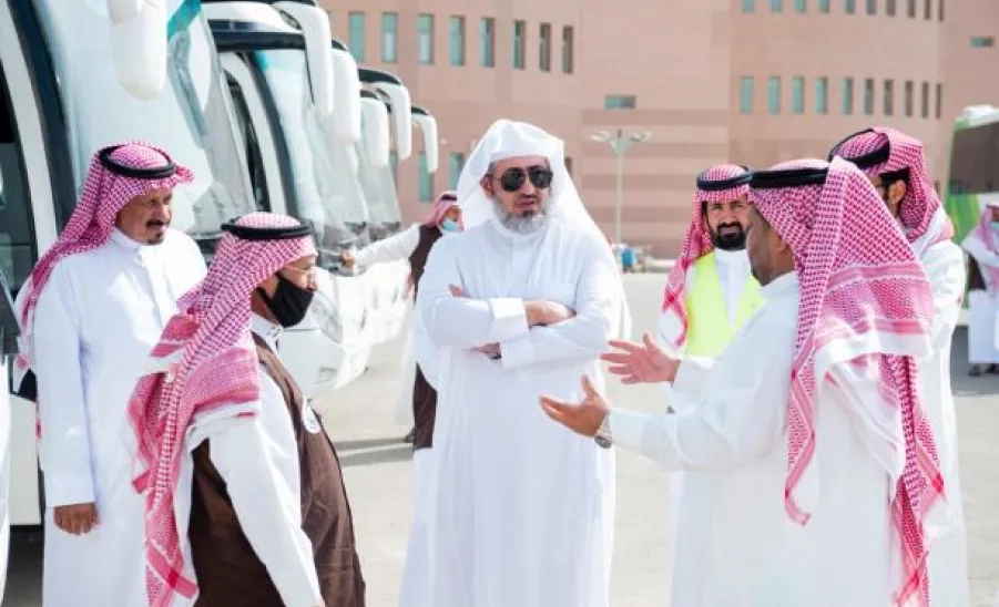 THE VICE-RECTOR INSPECTS THE UNIVERSITY TRANSPORT SITES
 -  ؤلفغغغغغ