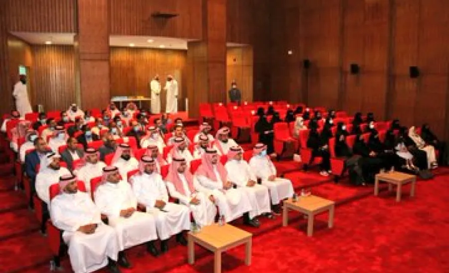 الكلية تقيم الحفل الختامي لأنشطة الكلية للعام الجامعي 1443هـ - 5