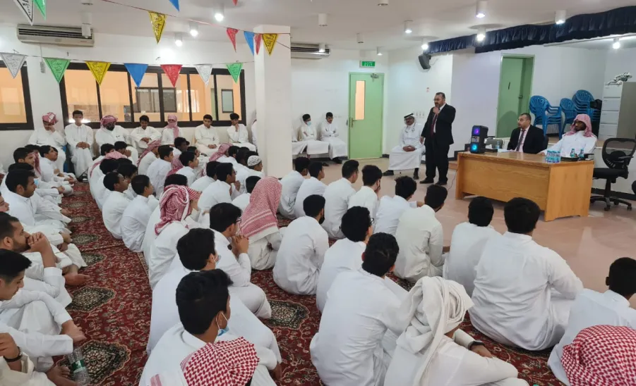 INTRODUCTORY PROGRAM HELD BY APPLIED COLLEGE AT PUBLIC SCHOOLS - جامعة المجمعة 