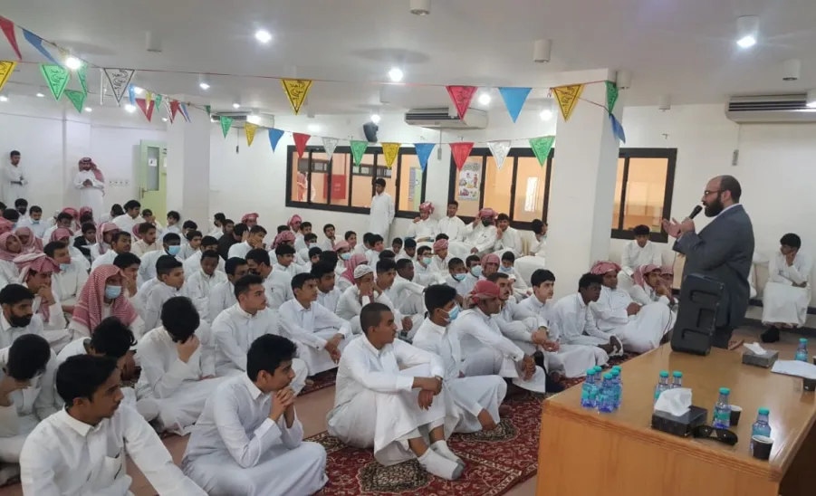 INTRODUCTORY PROGRAM HELD BY APPLIED COLLEGE AT PUBLIC SCHOOLS - جامعة المجمعة 